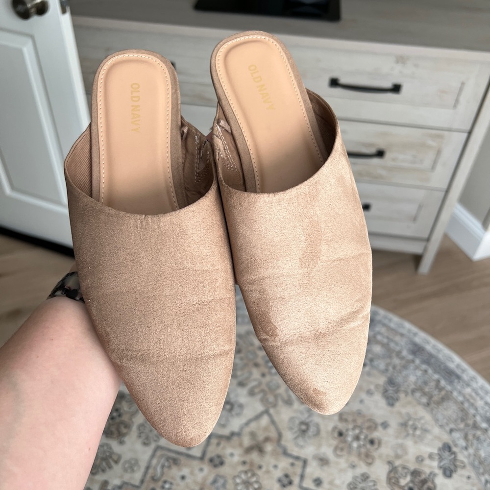 Old navy pointed beige mules